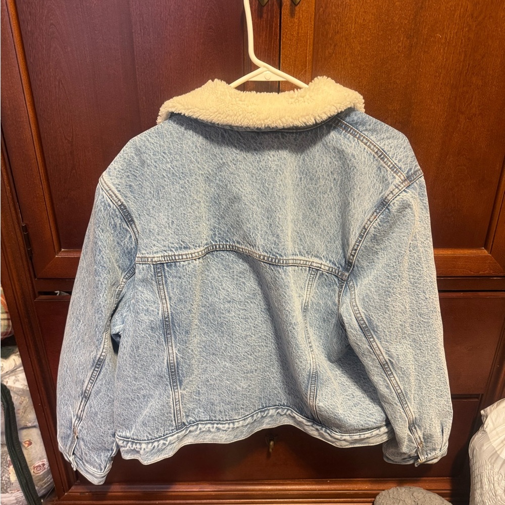 Abercrombie Denim Jacket with Sherpa Lining - Picture 2 of 4